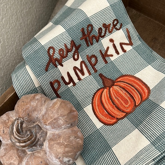 New!  Fall Farmhouse Autumn Harvest pumpkin towels set of two - Picture 1 of 8